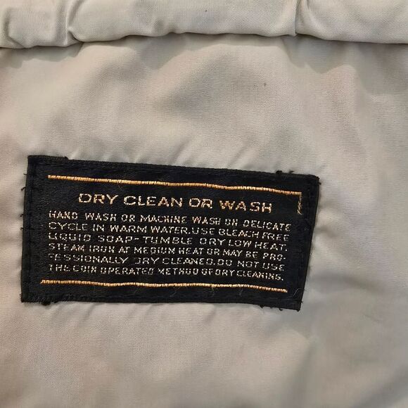 EDDIE BAUER Mens Goose Down Vest Size Medium Beige Outdoor Gorpecore - Picture 6 of 7